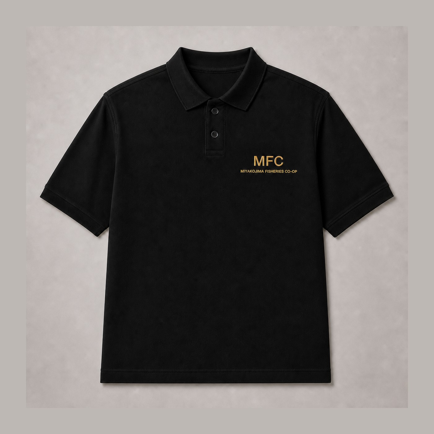 MFC ポロシャツ（ブラック・フロント・デザインイメージ）